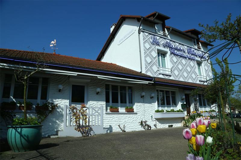 Hotel Restaurant Maison Blanche Rungis Buitenkant foto