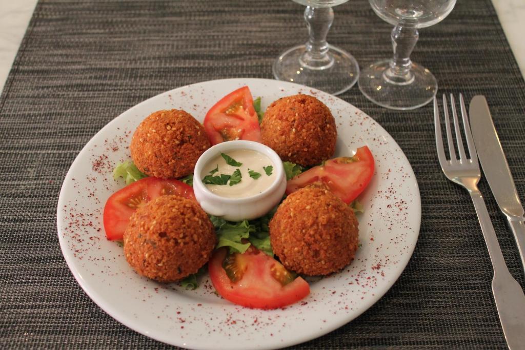 Hotel Restaurant Maison Blanche Rungis Buitenkant foto