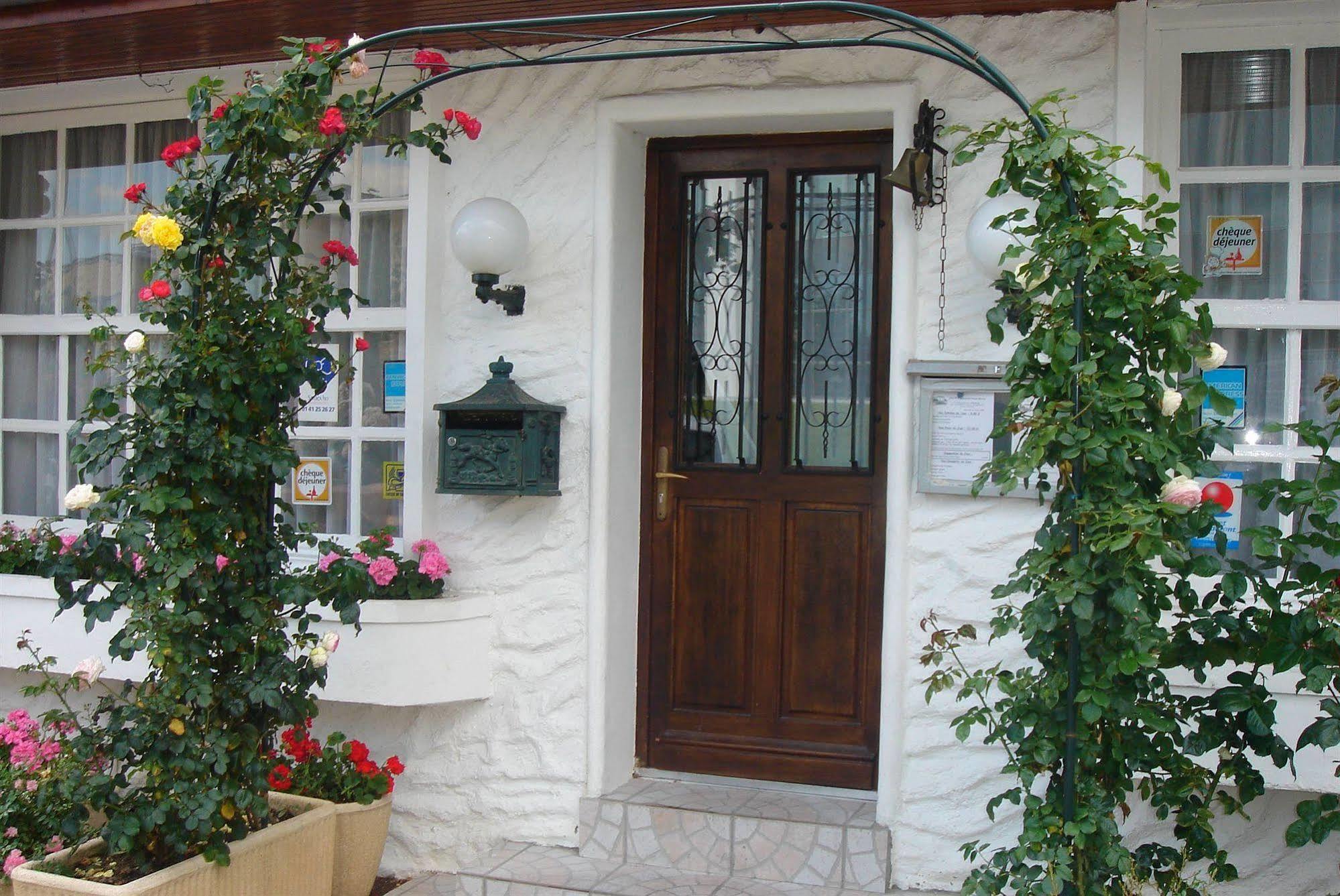Hotel Restaurant Maison Blanche Rungis Buitenkant foto