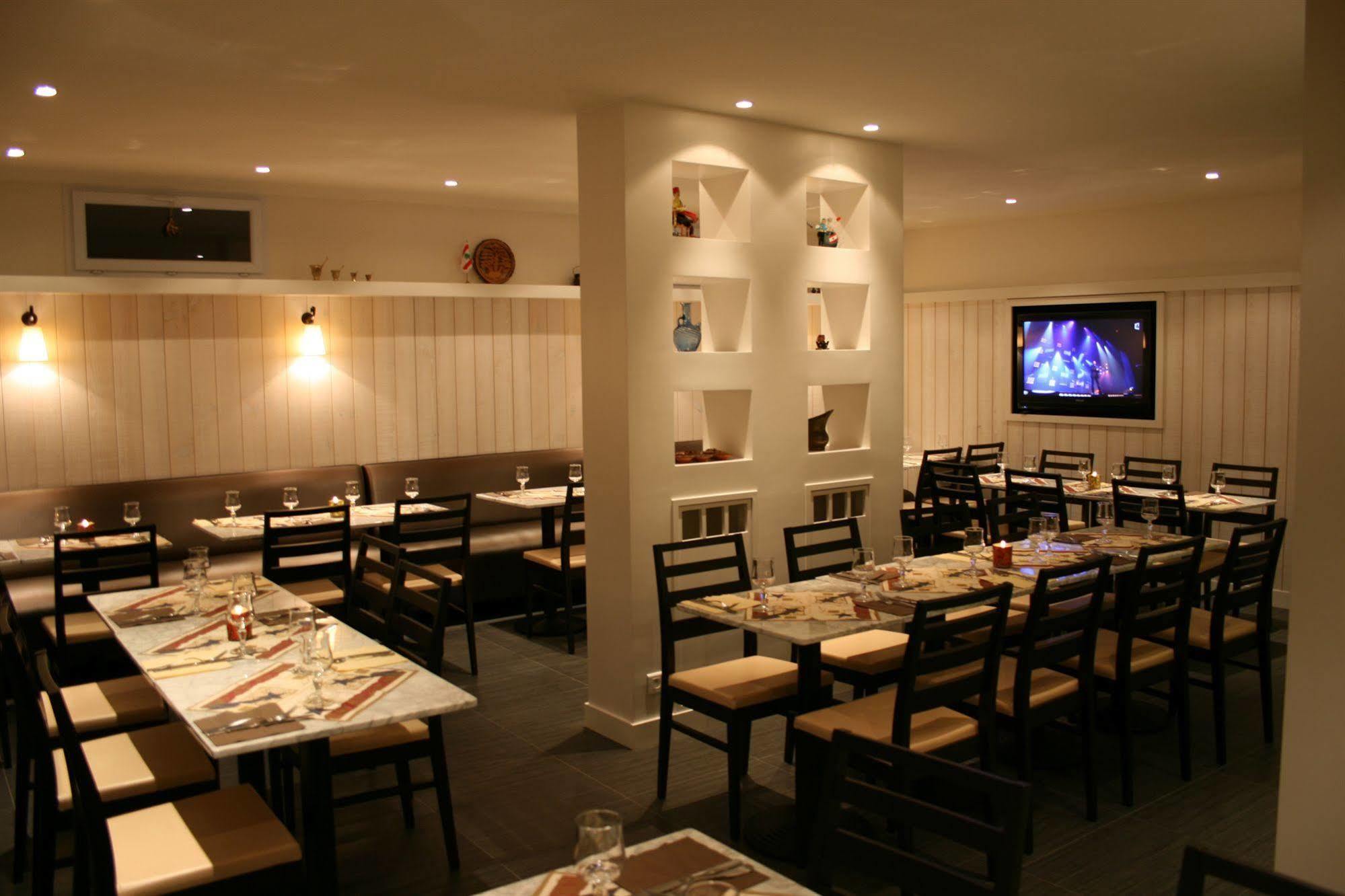 Hotel Restaurant Maison Blanche Rungis Buitenkant foto