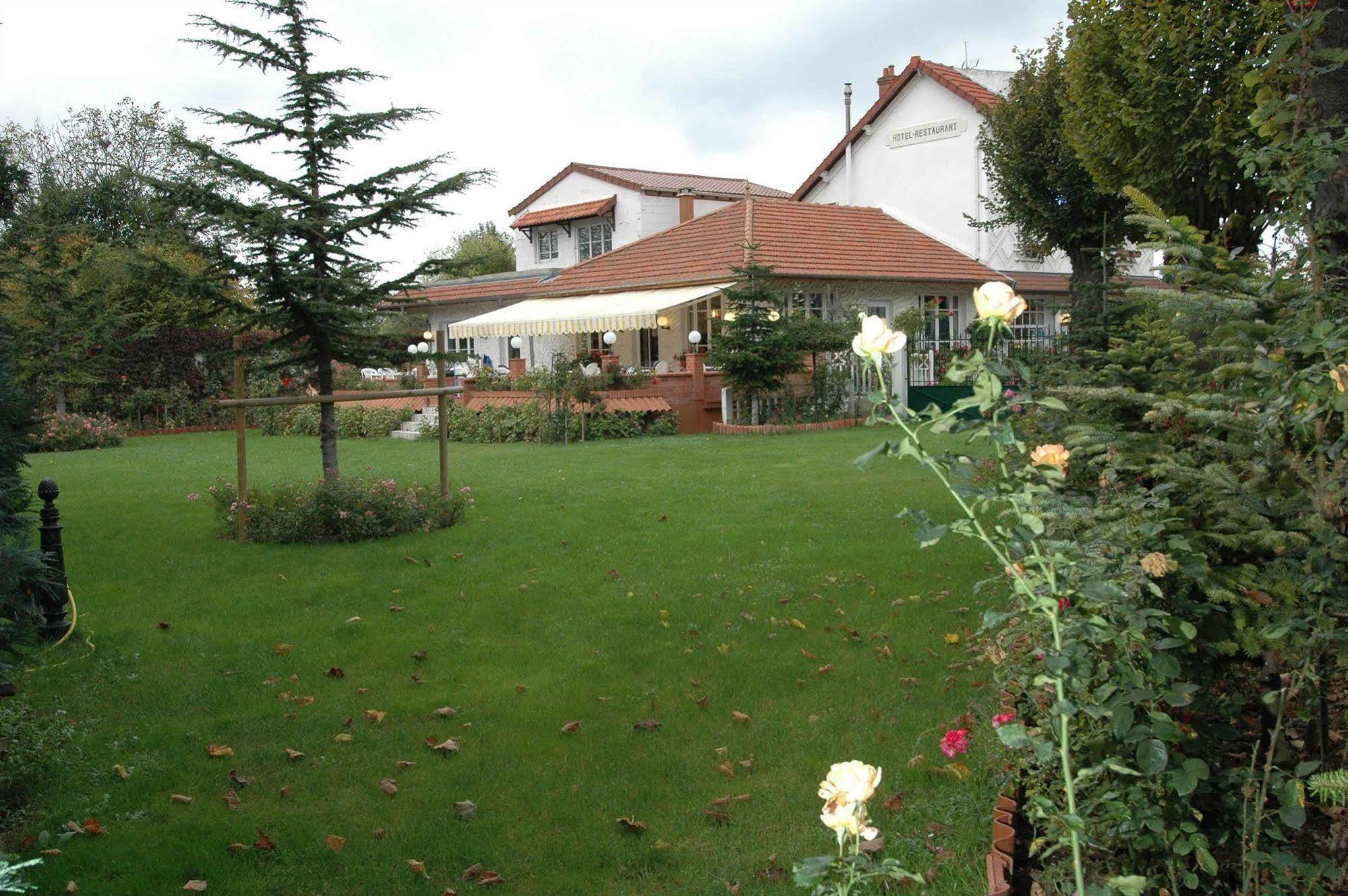 Hotel Restaurant Maison Blanche Rungis Buitenkant foto
